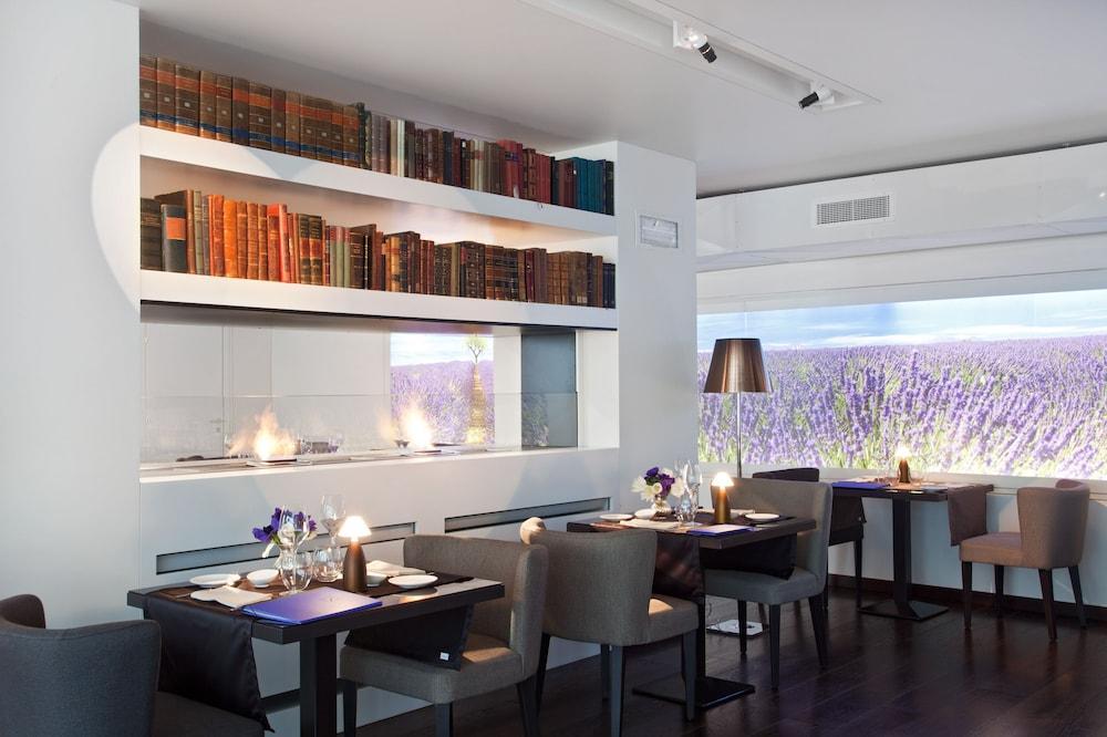 Magna Pars L'Hotel A Parfum, Small Luxury Hotels Of The World Milano Ngoại thất bức ảnh Interior of the restaurant