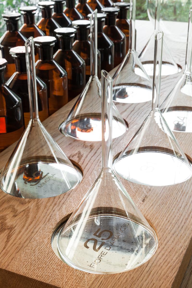 Magna Pars L'Hotel A Parfum, Small Luxury Hotels Of The World Milano Ngoại thất bức ảnh Tetrahedral pendula