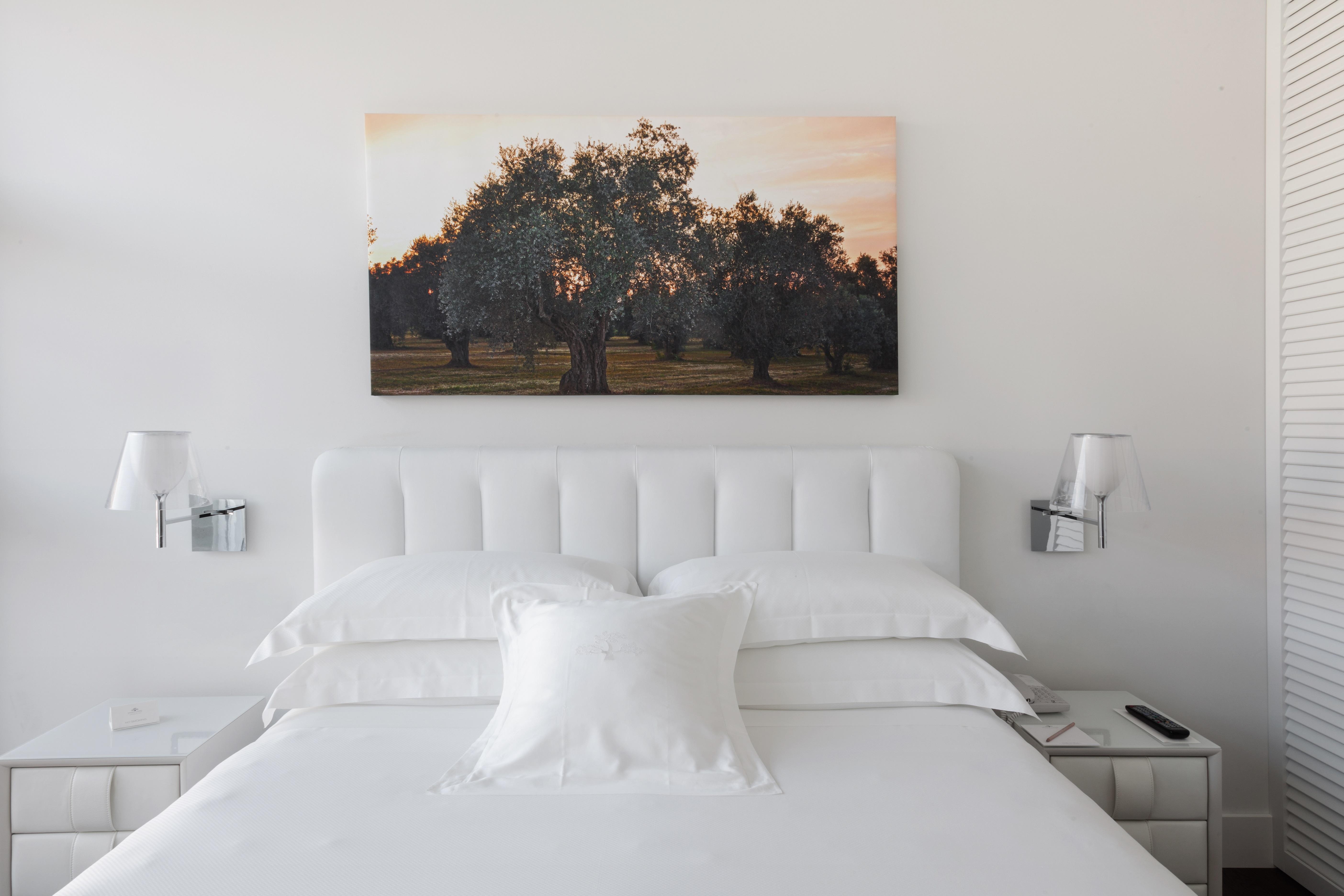 Magna Pars L'Hotel A Parfum, Small Luxury Hotels Of The World Milano Ngoại thất bức ảnh A bedroom at the Hotel Indigo