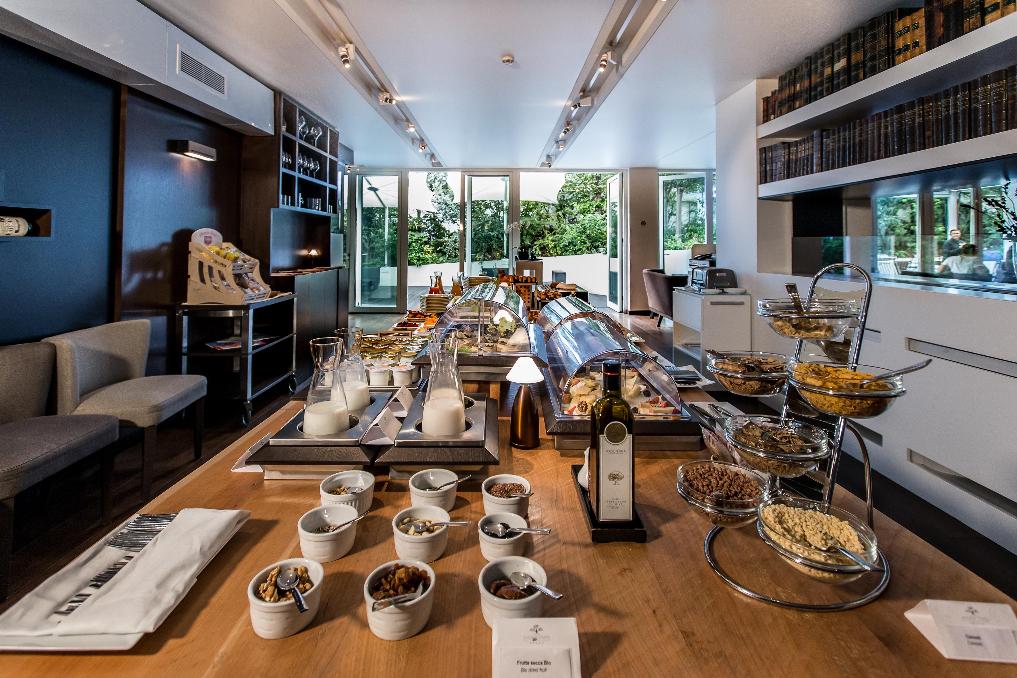 Magna Pars L'Hotel A Parfum, Small Luxury Hotels Of The World Milano Ngoại thất bức ảnh The tea tasting room at the German Tea Museum