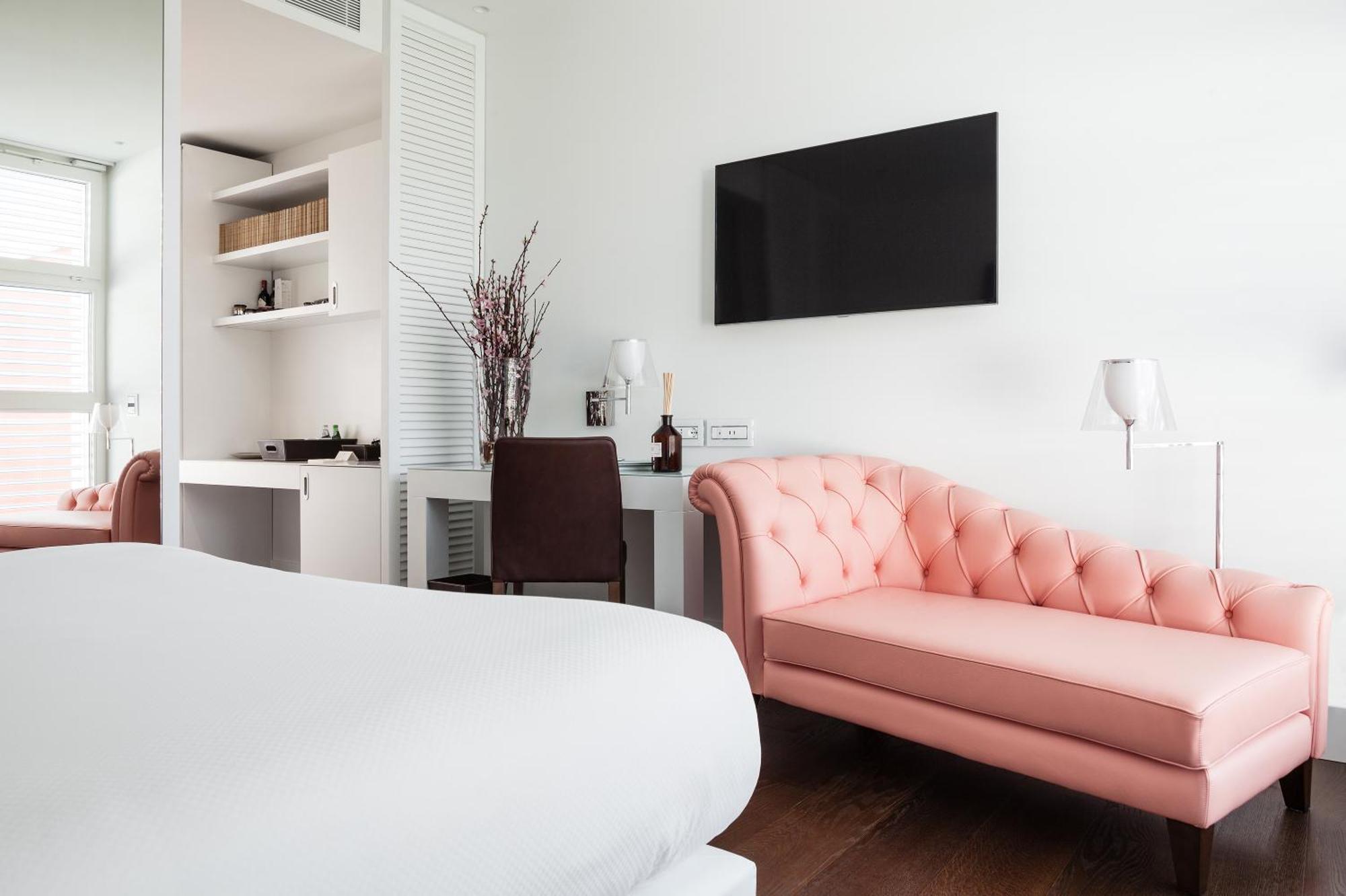Magna Pars L'Hotel A Parfum, Small Luxury Hotels Of The World Milano Ngoại thất bức ảnh A room at the Hotel 57